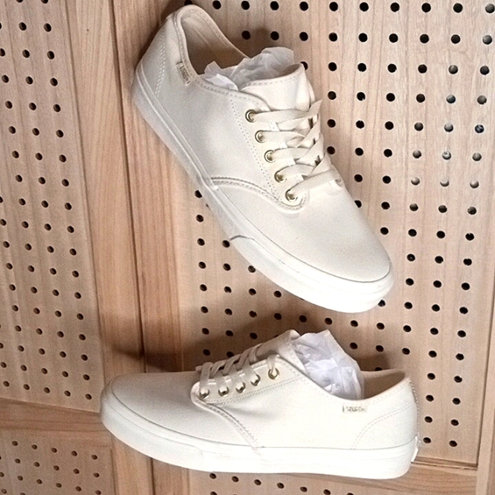 Women's creamed colored canvas Vans sz 11